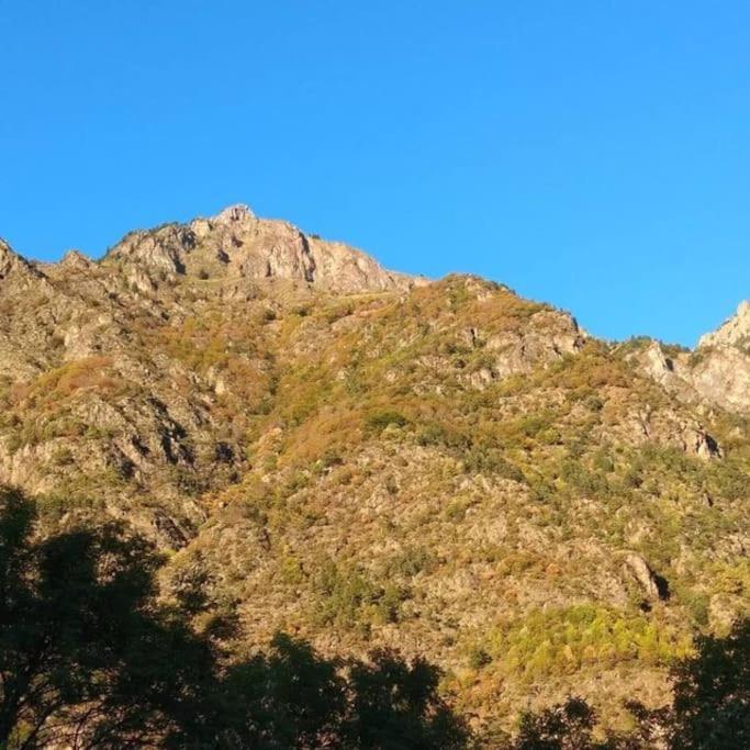 Chambre Ou Gite Dans Une Maison De Montagne - De Suzon A Zelie Entraigues  Εξωτερικό φωτογραφία